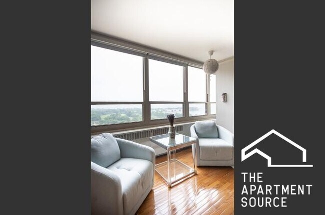 3950 N Lake Shore Dr, Unit 1928 in Chicago, IL - Building Photo - Building Photo