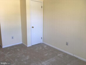 2410 Pond View Dr in West Chester, PA - Building Photo - Building Photo