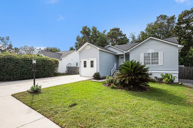 1167 Landsdowne Dr in Charleston, SC - Building Photo - Building Photo