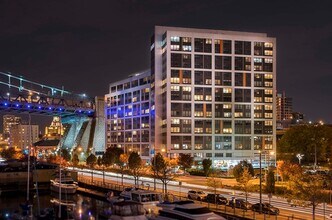 250 N Christopher Columbus Blvd, Unit 1001 in Philadelphia, PA - Building Photo - Building Photo