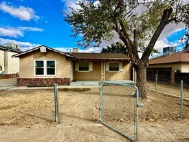 210 Jackson St in Taft, CA - Building Photo