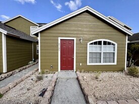 2725 Fan Palm Dr in Davenport, FL - Building Photo