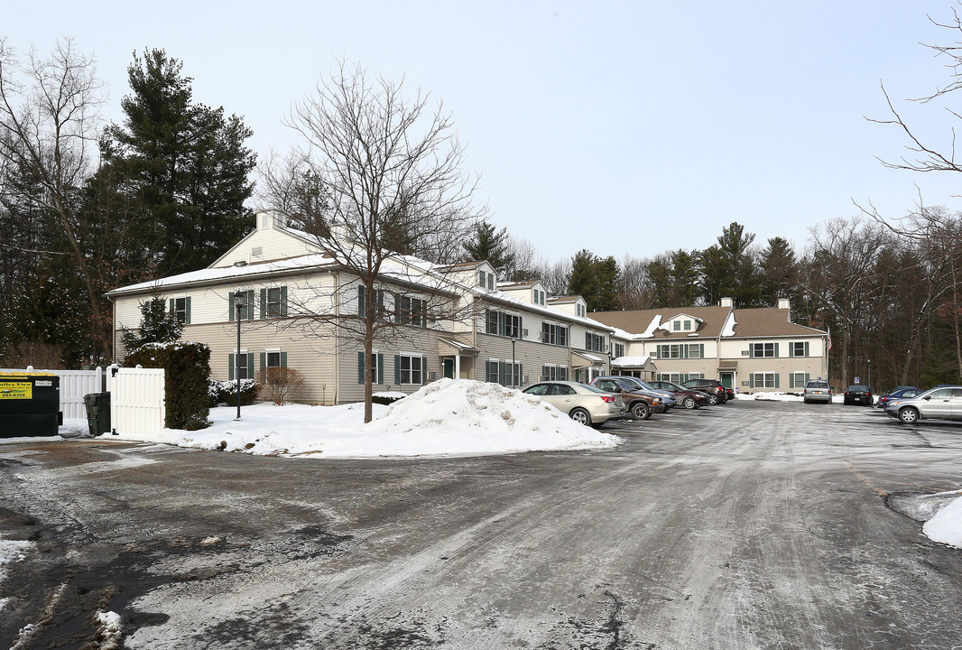 Trieble Village in Ballston Spa, NY - Foto de edificio