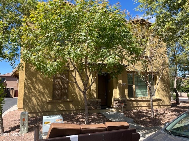 1360 S Ponderosa Dr