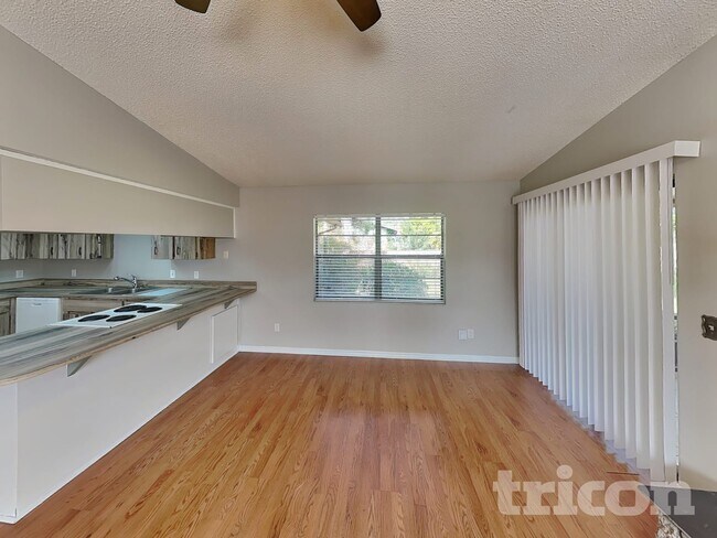 2933 Sabal Palm Dr in Edgewater, FL - Building Photo - Building Photo