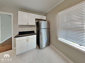 1319 Campbellton Rd SW in Atlanta, GA - Foto de edificio - Building Photo