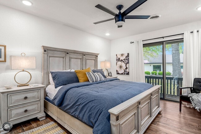 property at 30 Lunsford Ln