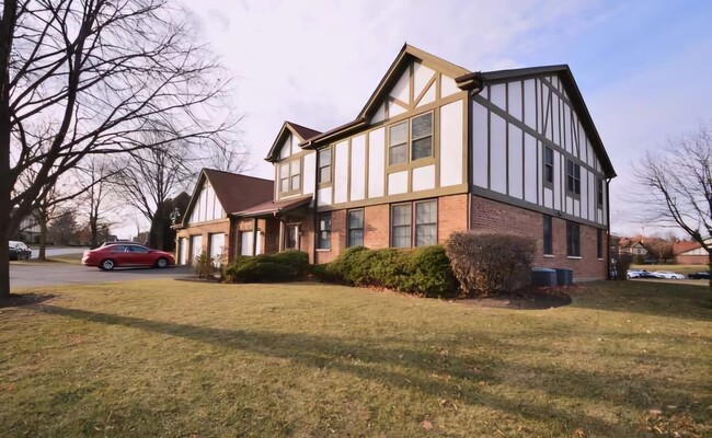 319 Deer Glen Way in Bloomingdale, IL - Building Photo - Building Photo