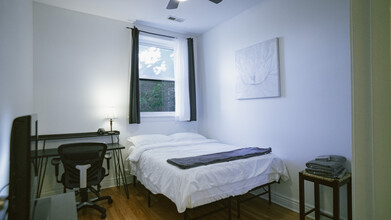 6709 N Lakewood Ave, Unit 2S in Chicago, IL - Building Photo - Building Photo