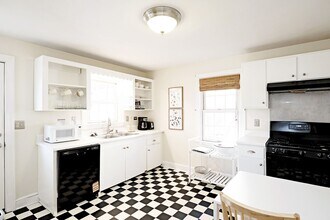 1212 Meriwether St in Charlottesville, VA - Building Photo - Building Photo