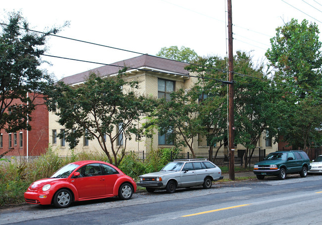 398 NE Parkway Dr in Atlanta, GA - Building Photo - Building Photo