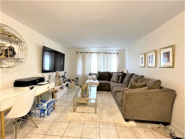 17 Carey Ave in Watertown, MA - Building Photo - Building Photo