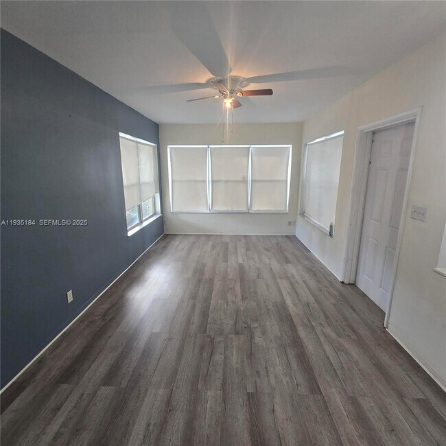 108 SE 10th Ave in Pompano Beach, FL - Building Photo - Building Photo