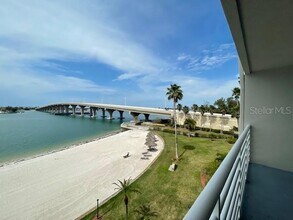 5701 Bahia Del Mar Cir N in St. Petersburg, FL - Building Photo - Building Photo