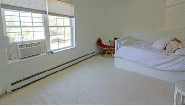 207 Farmall Dr in Hinesburg, VT - Building Photo - Building Photo