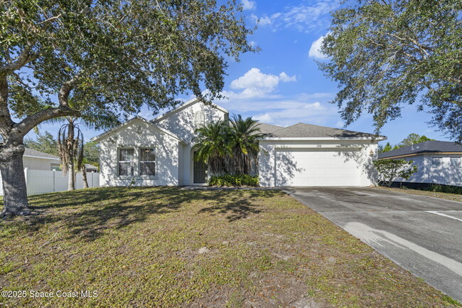 199 Bellbrook St SE in Palm Bay, FL - Building Photo - Building Photo