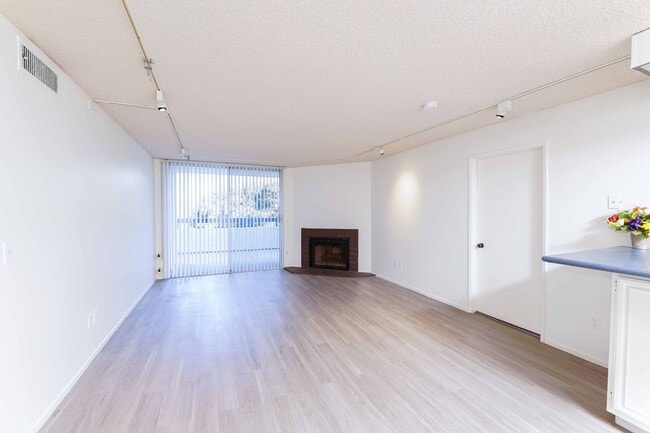 4295 Via Arbolada Via in Los Angeles, CA - Building Photo - Building Photo