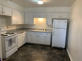 4454 S 14th St, Unit 8 Apartamentos