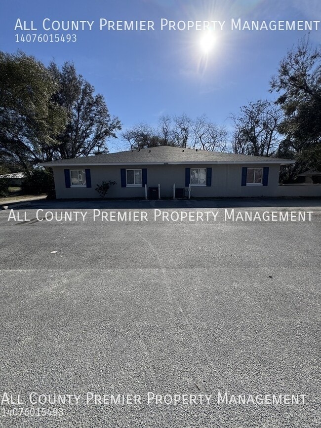 property at 2911 SE 52nd Ave