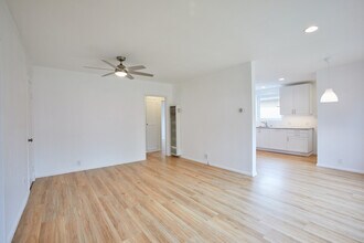 13320 Zanja St in Los Angeles, CA - Building Photo - Building Photo