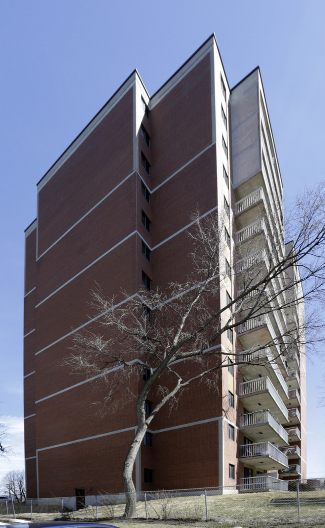 Ohio Towers in Ottawa, ON - Building Photo - Building Photo