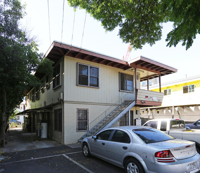 1875 KAPIOLANI Blvd in Honolulu, HI - Building Photo - Building Photo