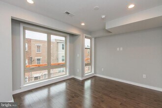908 S 21st St in Philadelphia, PA - Building Photo - Building Photo