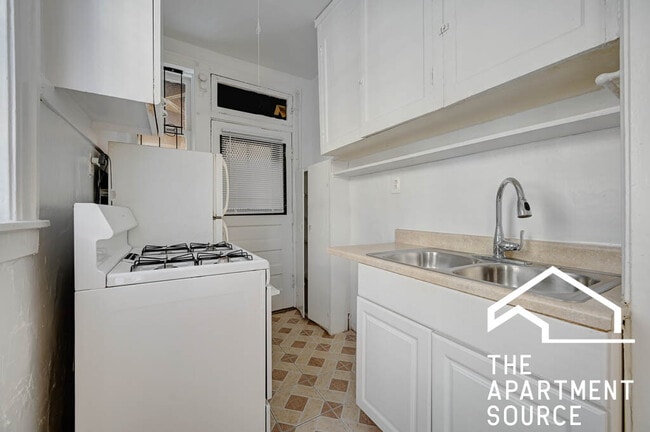 property at 1333 W Touhy Ave