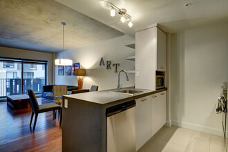 2900 Ch Ste-Foy in Québec, QC - Building Photo - Building Photo