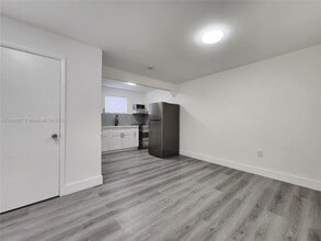 5934 Buchanan St in Hollywood, FL - Building Photo - Building Photo