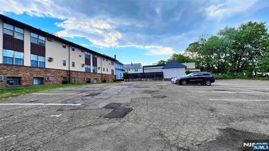 8 Sewall Ave in Clifton, NJ - Building Photo - Building Photo