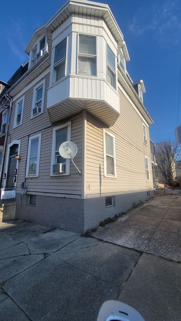 property at 301 N Queen St