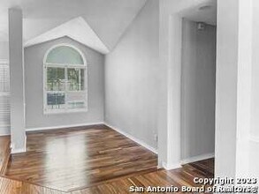 71 Wolfeton Wy in San Antonio, TX - Building Photo - Building Photo