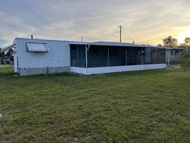 3209 Norfolk St in Mims, FL - Building Photo - Building Photo