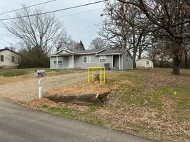 205 12th St in Barling, AR - Building Photo
