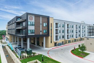 Medina Highlands in Austin, TX - Building Photo - Building Photo