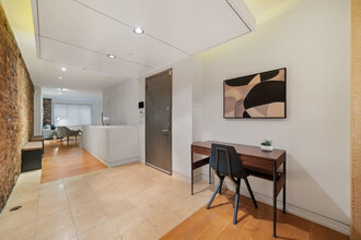 5 E 13th St in New York, NY - Foto de edificio - Building Photo