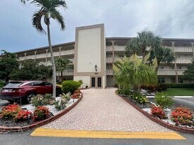 3301 Aruba Way in Coconut Creek, FL - Building Photo