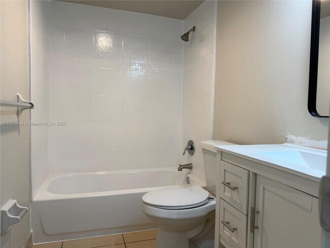 711 NE 2nd Ave in Fort Lauderdale, FL - Building Photo - Building Photo