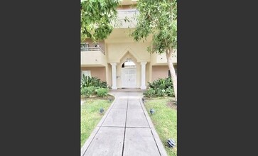 4358 Mammoth Ave, Unit 5 in Sherman Oaks, CA - Foto de edificio - Building Photo
