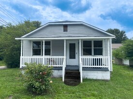 2300 Raleigh St in Hopewell, VA - Building Photo