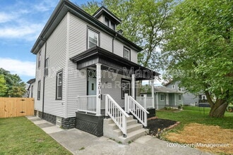 2014 Floral Ave in Columbus, OH - Foto de edificio - Building Photo