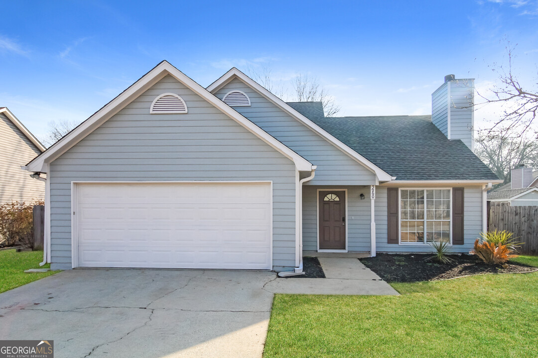 5960 Farmbrook Ln in Rex, GA - Building Photo