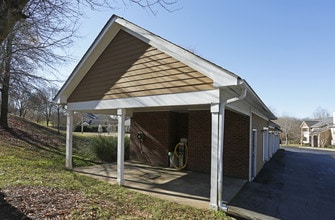 The Legends in Hickory, NC - Foto de edificio - Building Photo