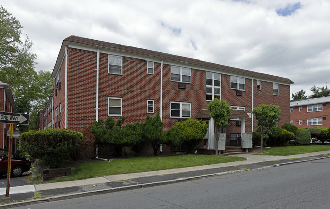 27-37  Smith Street in Irvington, NJ - Foto de edificio - Building Photo