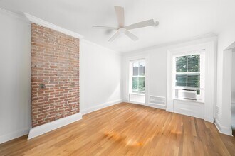 124 Wayne St in Jersey City, NJ - Building Photo - Building Photo
