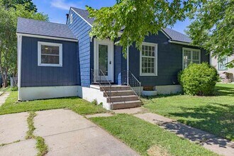 437 W Elm St in Junction City, KS - Building Photo - Building Photo