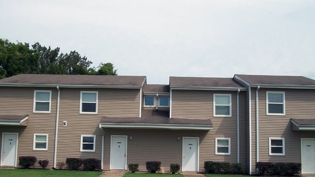 Greentree Apartments in Dyersburg, TN - Building Photo - Building Photo