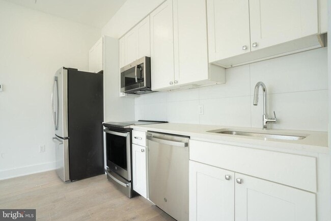 5301 Connecticut Ave NW in Washington, DC - Building Photo - Building Photo