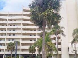 6009 Sea Ranch Dr, Unit 310 in Hudson, FL - Building Photo